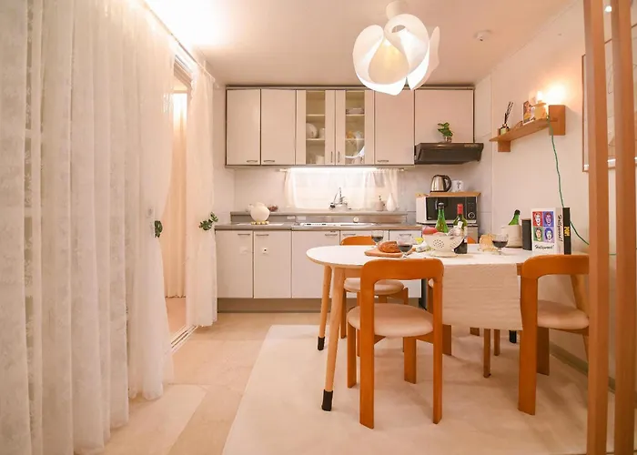 3br Private House Hyehwa Family 3 Acs Airport Taxi Available *